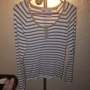 Tight long sleeve shirt